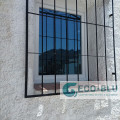 Ventana con vidrio solar azul
